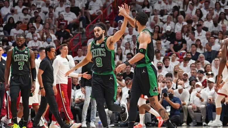 Boston Celticsin sijoitus muuttuu kauden aikana